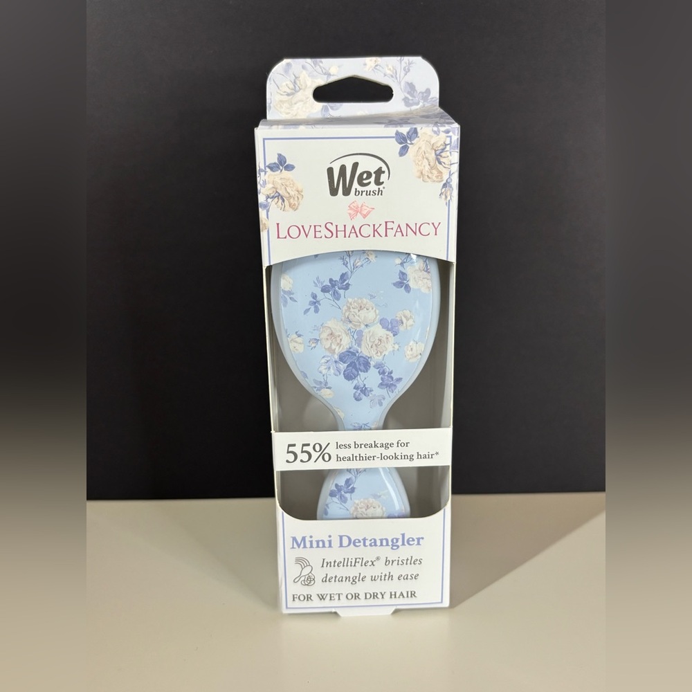LoveShackFancy x Goody x Wet Brush Mini Detangler Everblooming Rosettes BNWT